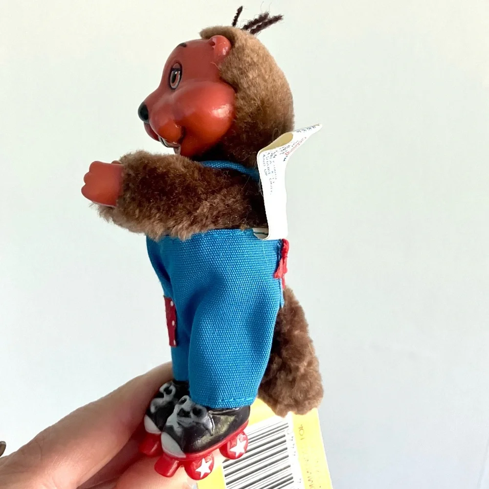 Vintage 80’s Get Along Gang beaver & dog clip hugger plush figures set of 2